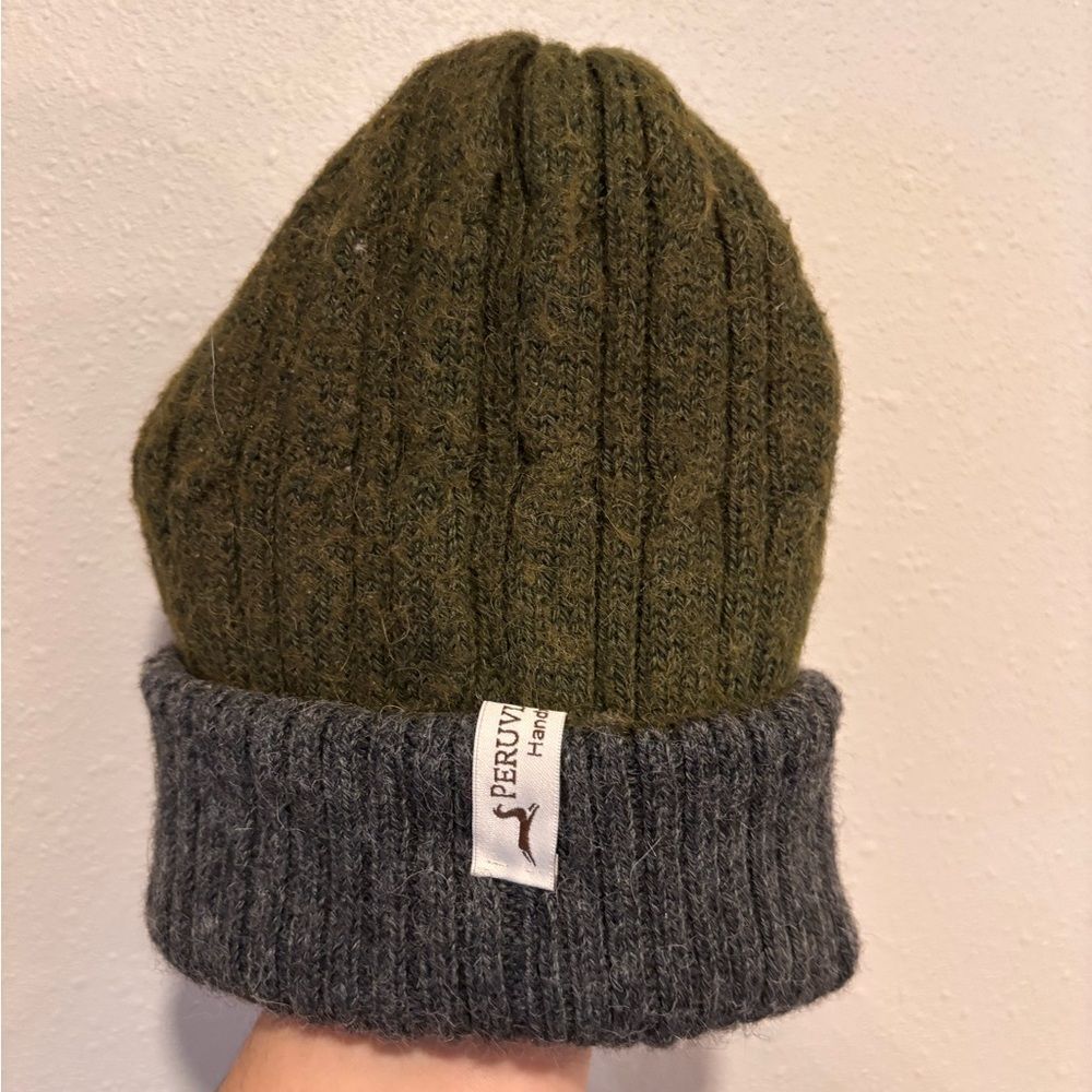 Peruvian Accent Alpaca Wool Beanie Hat Green Gray Handmade Reversible